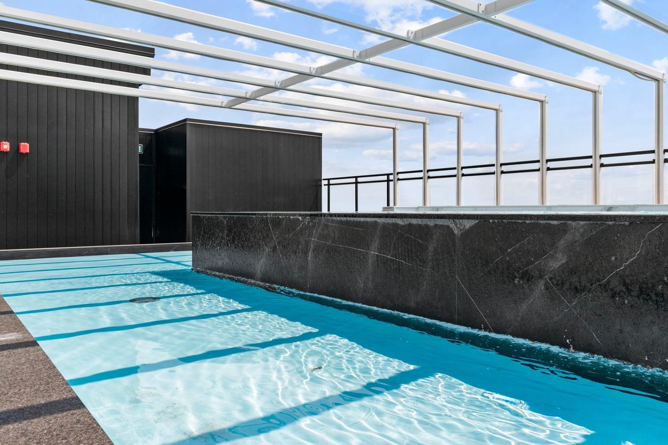 Piscine - 201-5505 Boul. Du Quartier, Brossard, QC - Indoor Photo Showing Other Room