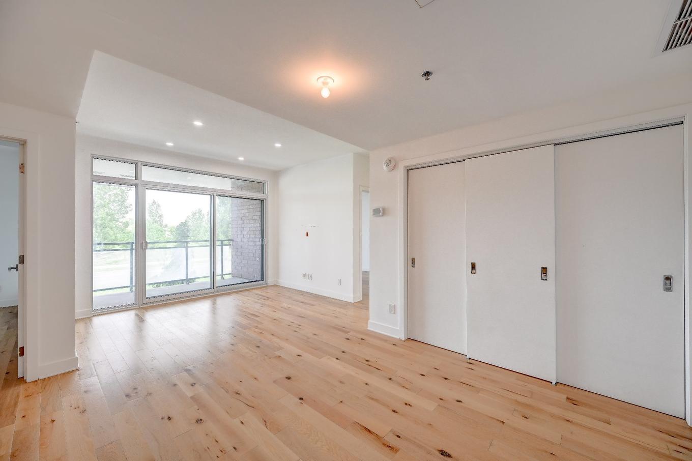 Vue d'ensemble - 201-5505 Boul. Du Quartier, Brossard, QC - Indoor Photo Showing Other Room