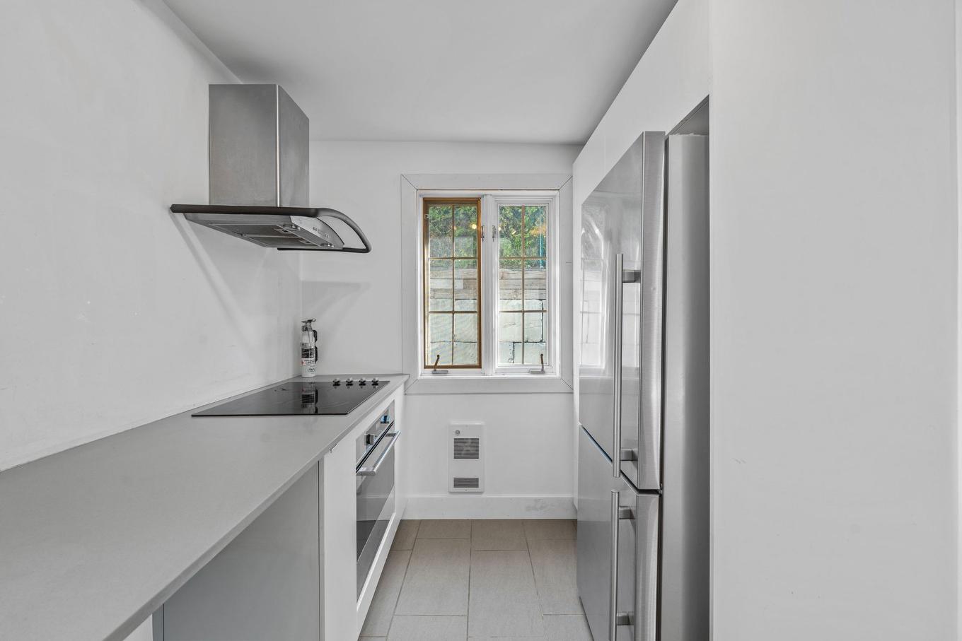 Cuisine - 54 Av. Lafleur N., Saint-Sauveur, QC - Indoor Photo Showing Kitchen