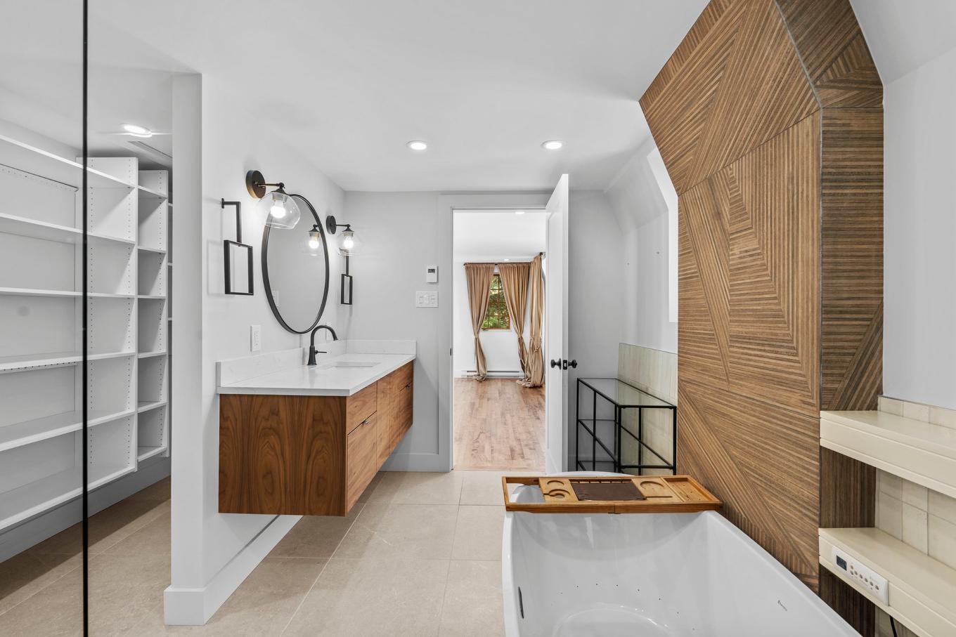 Salle de bains attenante à la CCP - 54 Av. Lafleur N., Saint-Sauveur, QC - Indoor