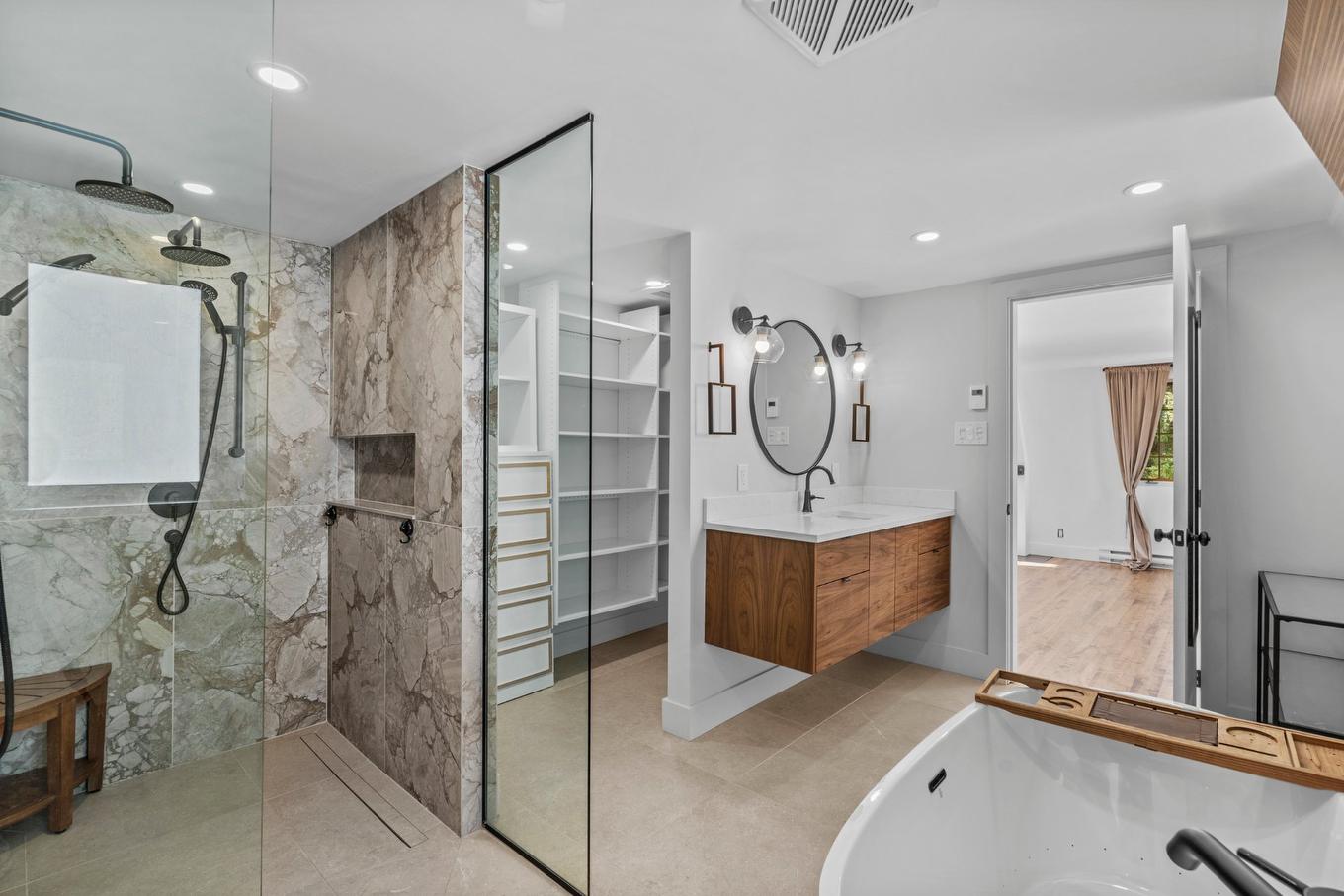 Salle de bains attenante à la CCP - 54 Av. Lafleur N., Saint-Sauveur, QC - Indoor Photo Showing Bathroom