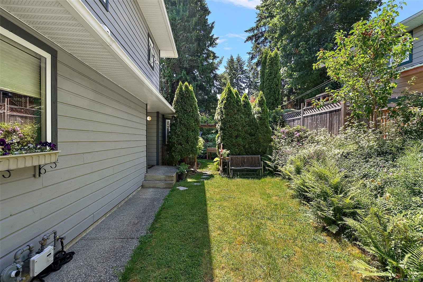 3224 Hillwood Rd, Duncan, BC - Outdoor With Exterior