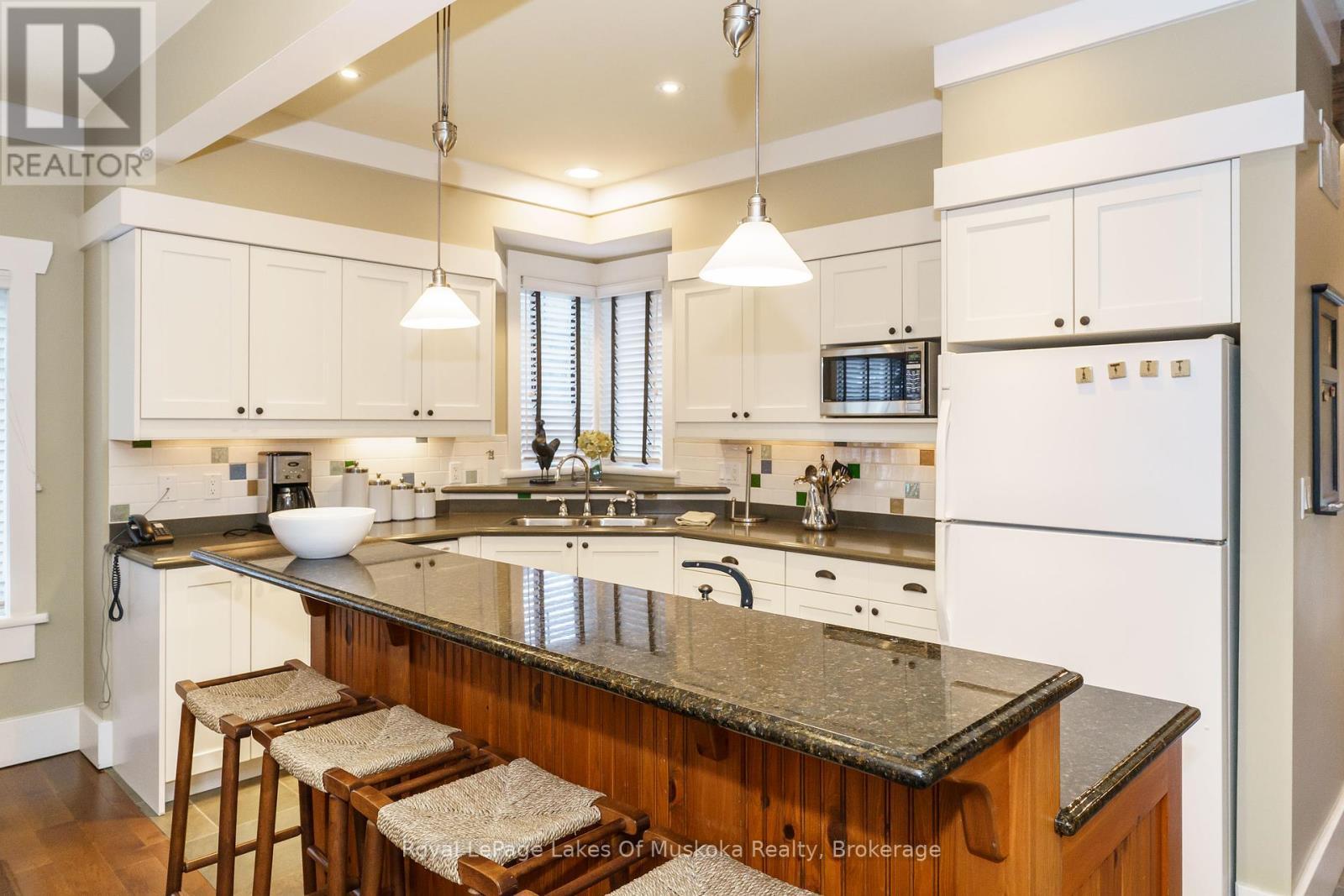 Villa 1 Week 9 - 1020 Birch Glen Road, Lake Of Bays (Mclean), ON