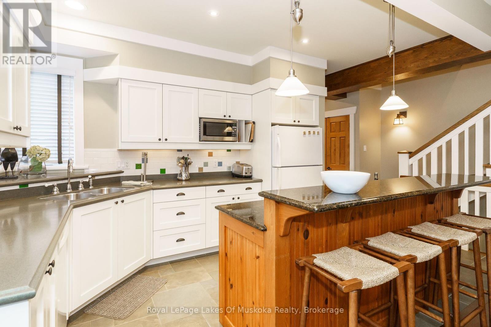 Villa 1 Week 9 - 1020 Birch Glen Road, Lake Of Bays (Mclean), ON