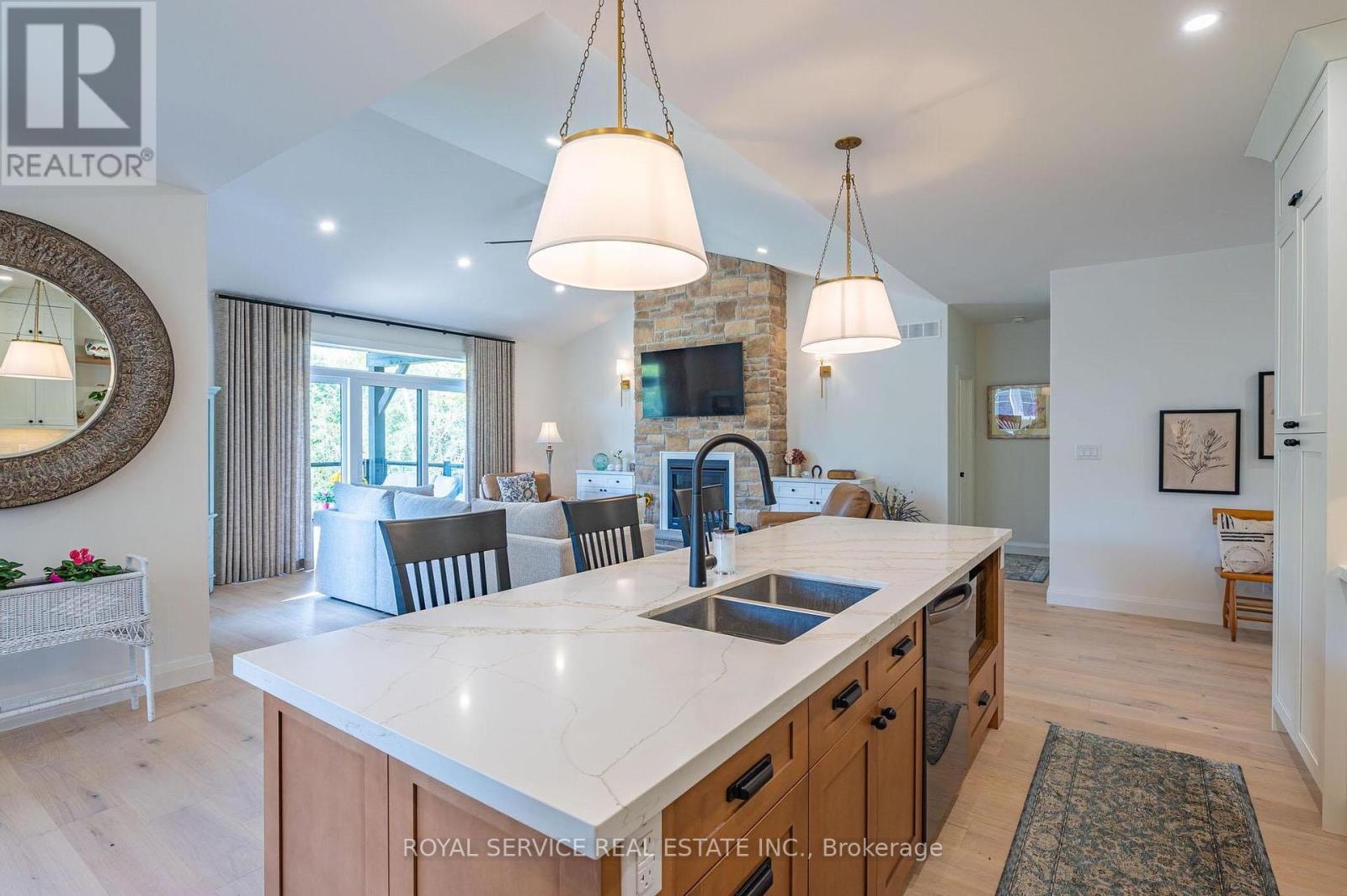137 Ridgeline Drive, Alnwick/Haldimand (Grafton), ON - Indoor Photo Showing Kitchen With Double Sink