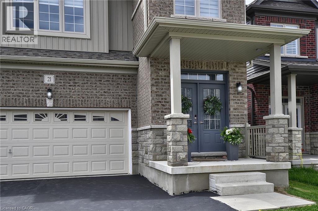 21 Gourlay Farm Lane, Ayr, ON - Outdoor