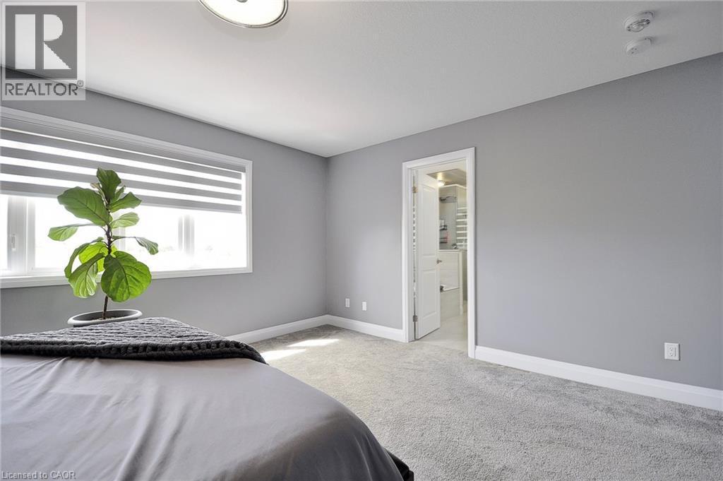 21 Gourlay Farm Lane, Ayr, ON - Indoor Photo Showing Bedroom