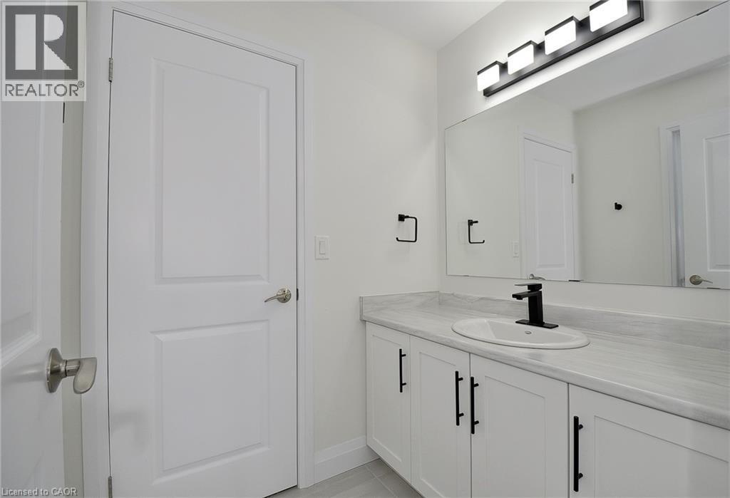 21 Gourlay Farm Lane, Ayr, ON - Indoor Photo Showing Bathroom
