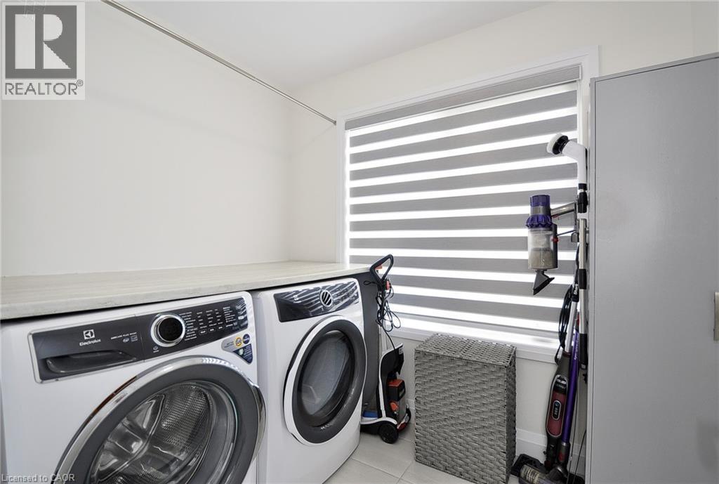 21 Gourlay Farm Lane, Ayr, ON - Indoor Photo Showing Laundry Room