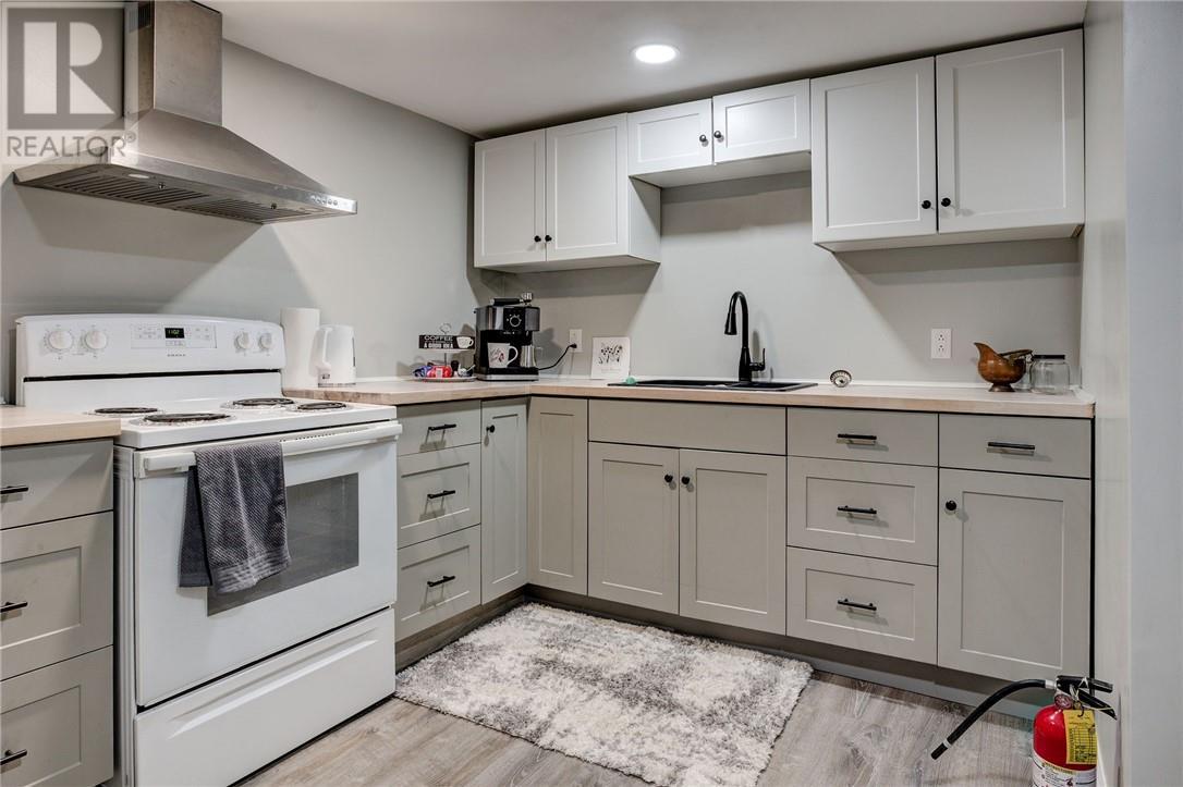 274 Douglas Street, Sudbury, ON - Indoor Photo Showing Kitchen