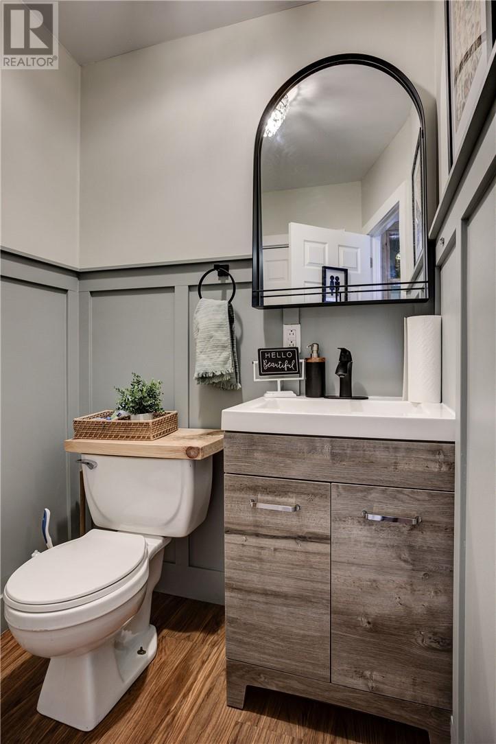 274 Douglas Street, Sudbury, ON - Indoor Photo Showing Bathroom