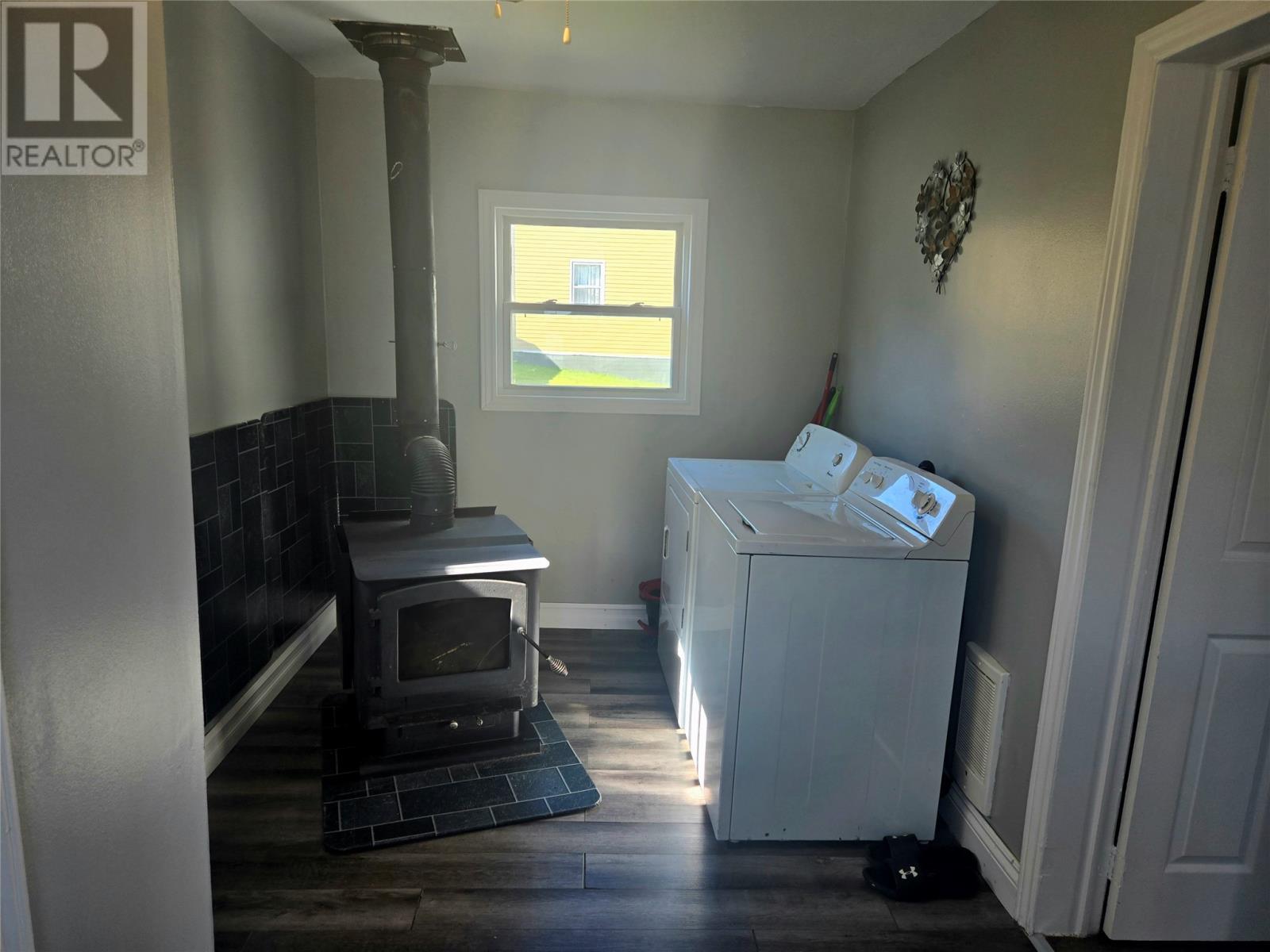 120 Water Street West Street, St. Lawrence, NL - Indoor Photo Showing Laundry Room