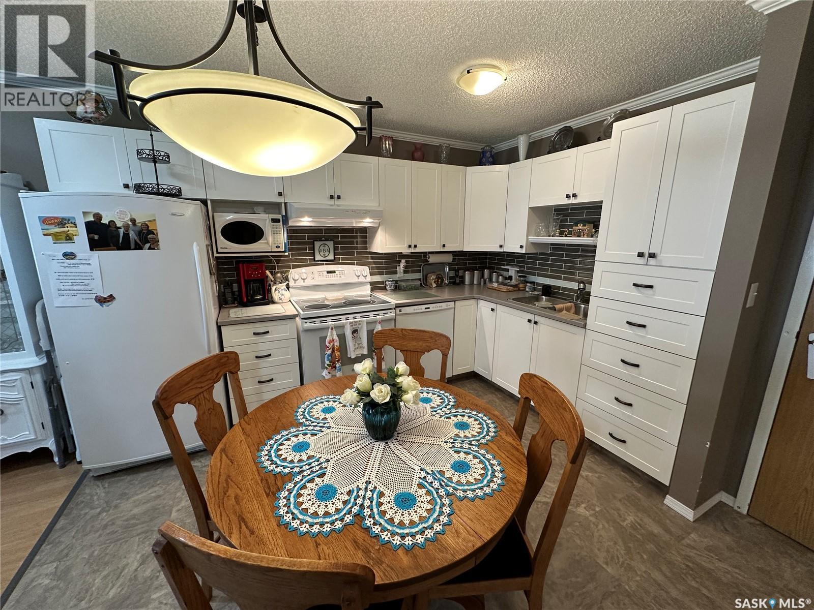 12 5004 5Th Street, Rosthern, SK - Indoor Photo Showing Other Room