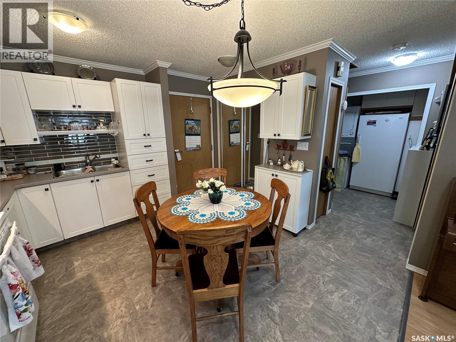 12 5004 5Th Street, Rosthern, SK - Indoor Photo Showing Other Room