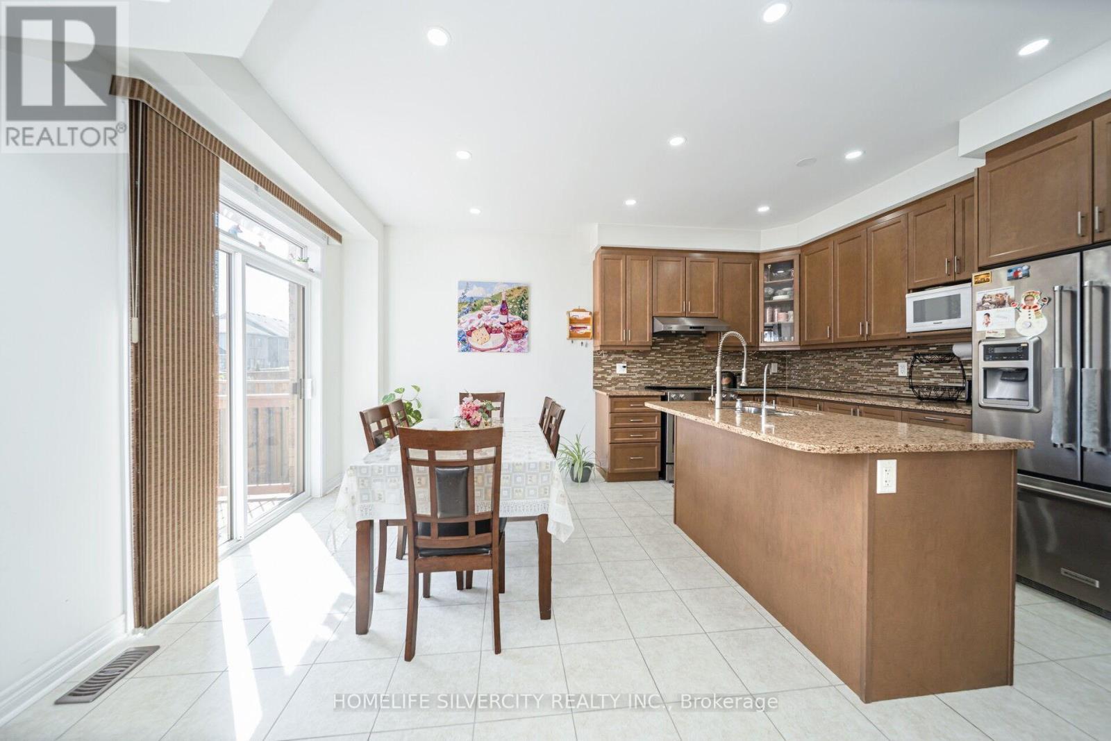 366 Porter Drive, Woodstock, ON - Indoor Photo Showing Kitchen