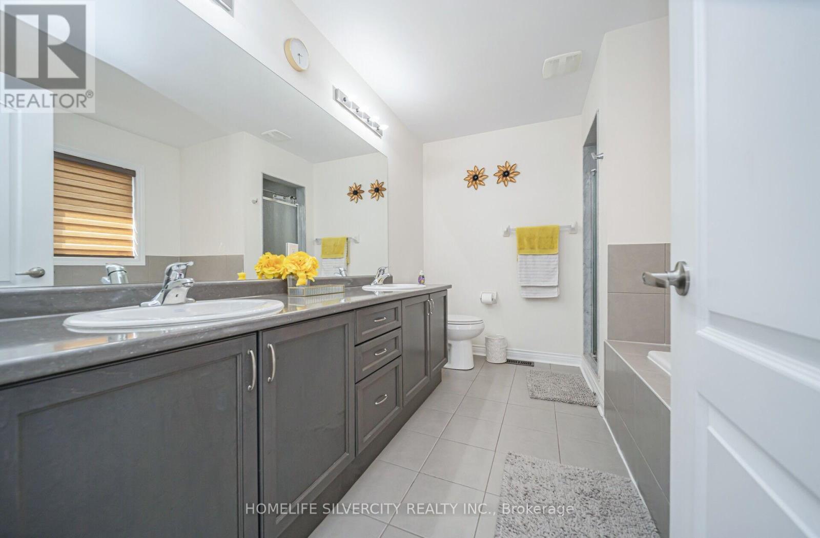 366 Porter Drive, Woodstock, ON - Indoor Photo Showing Bathroom