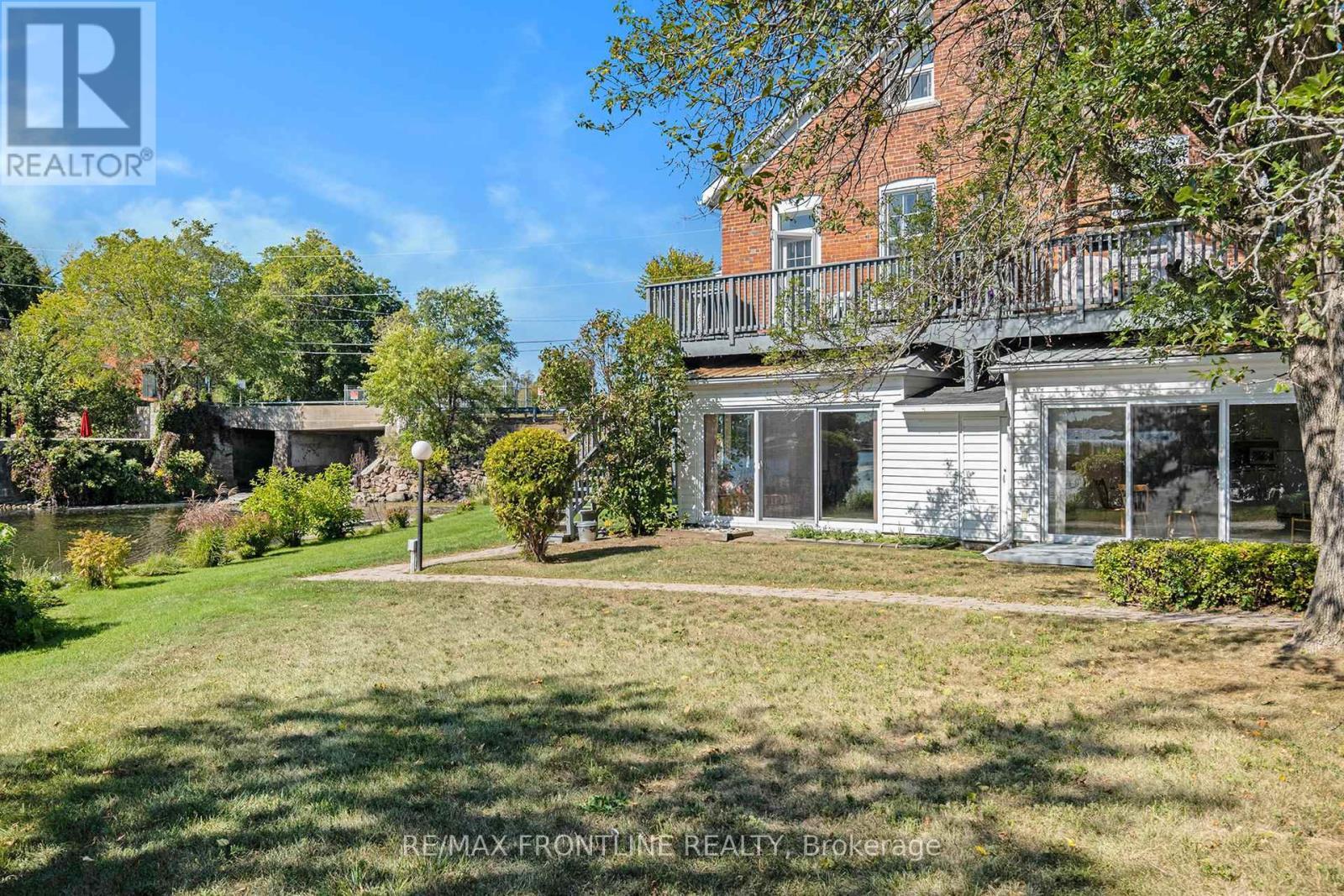 1 - 19 Main Street, Westport, ON - Outdoor