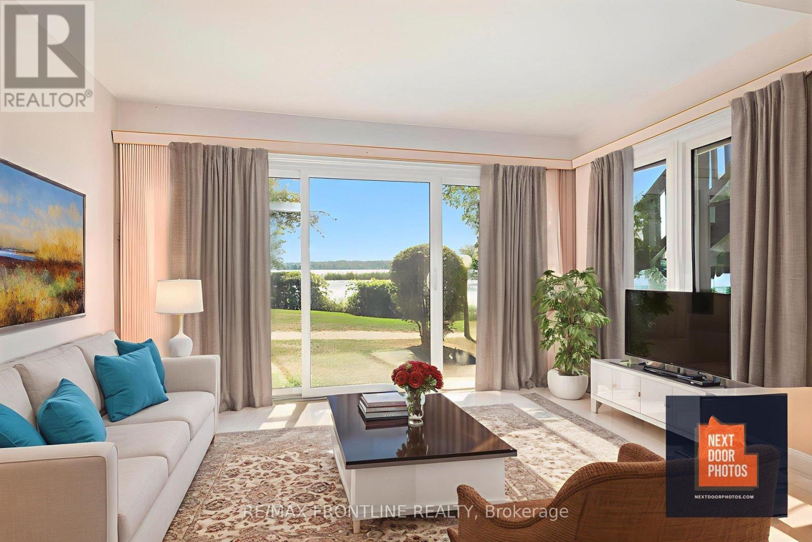 1 - 19 Main Street, Westport, ON - Indoor Photo Showing Living Room