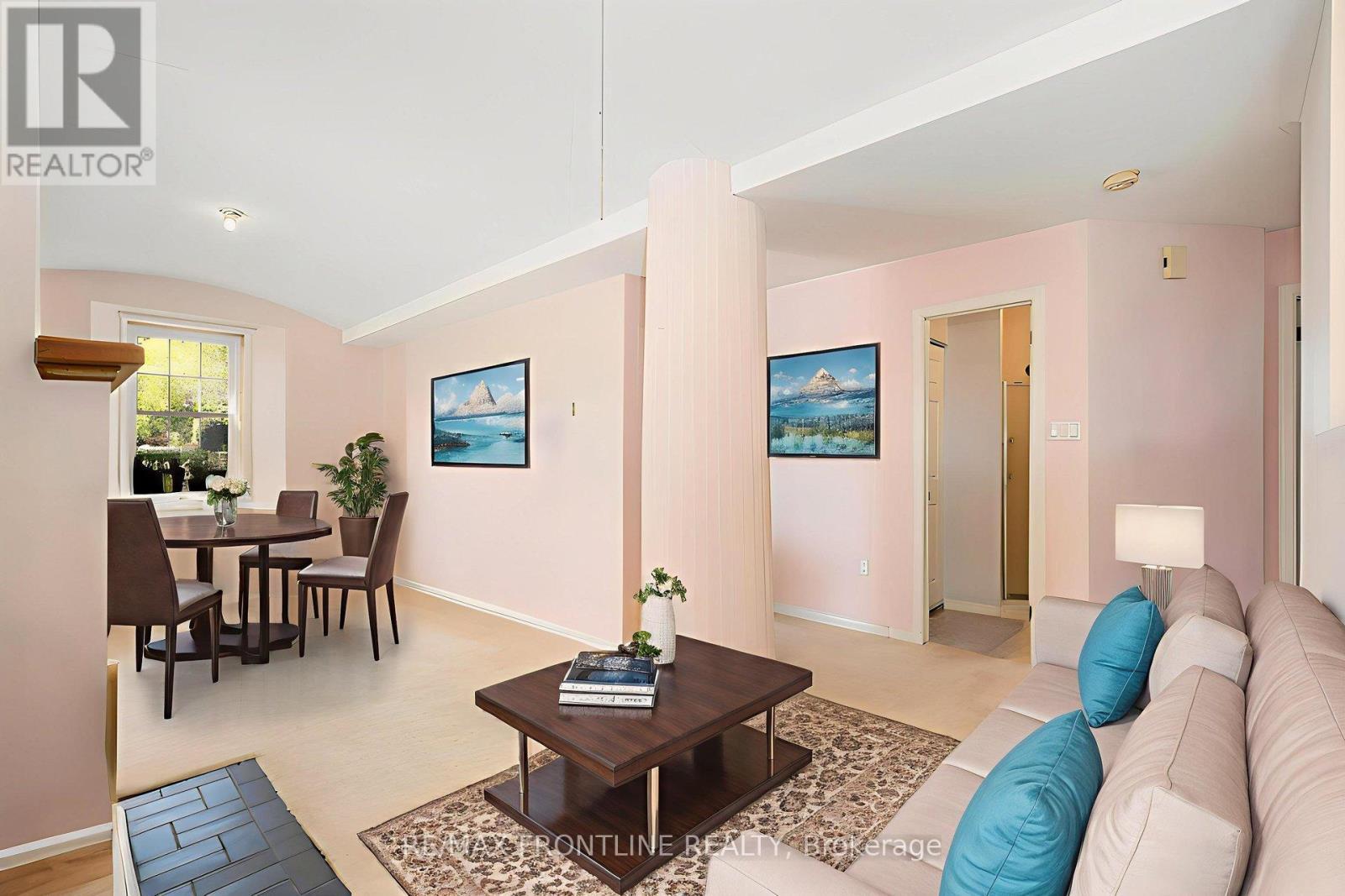 1 - 19 Main Street, Westport, ON - Indoor Photo Showing Living Room