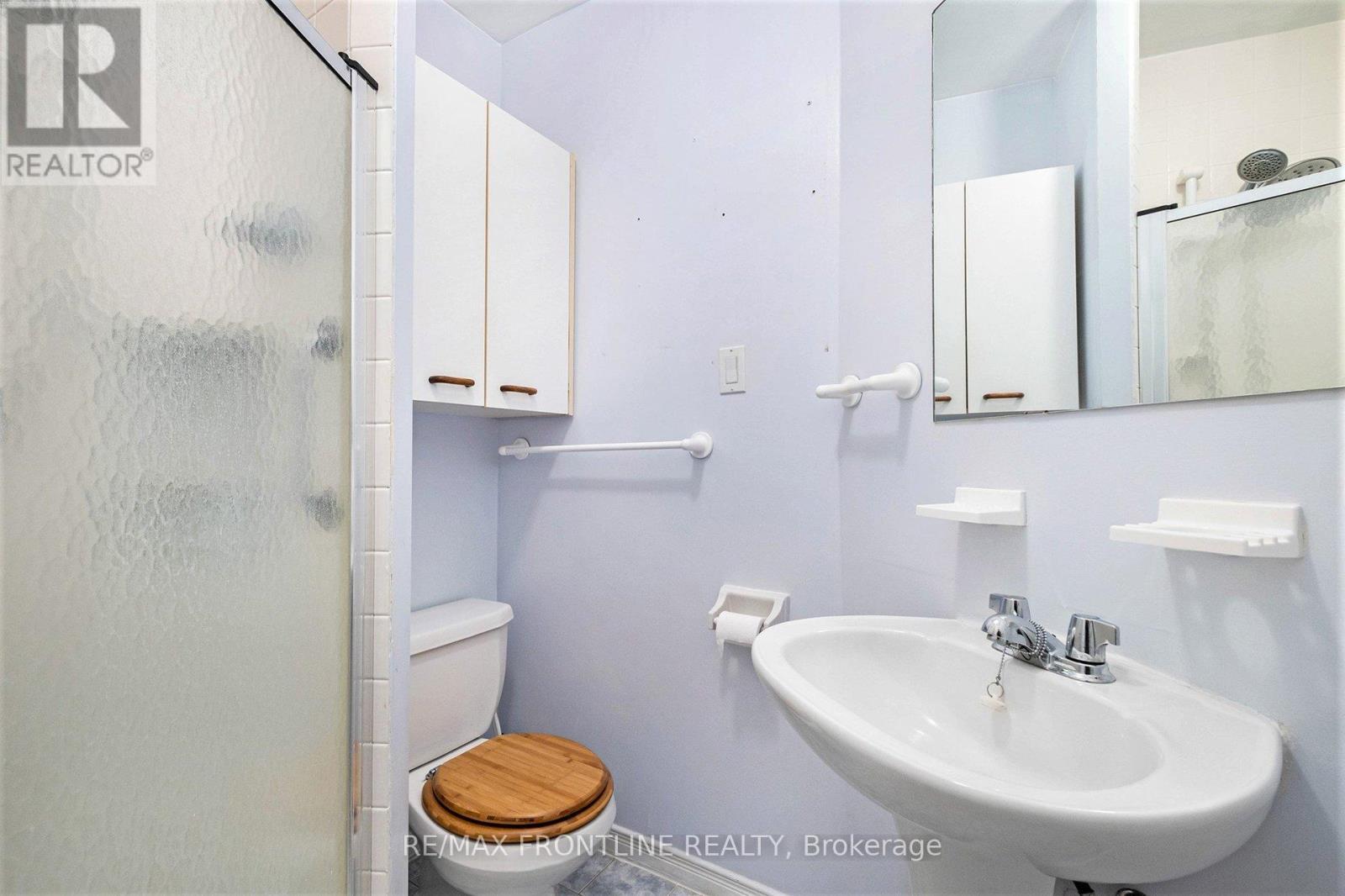 1 - 19 Main Street, Westport, ON - Indoor Photo Showing Bathroom