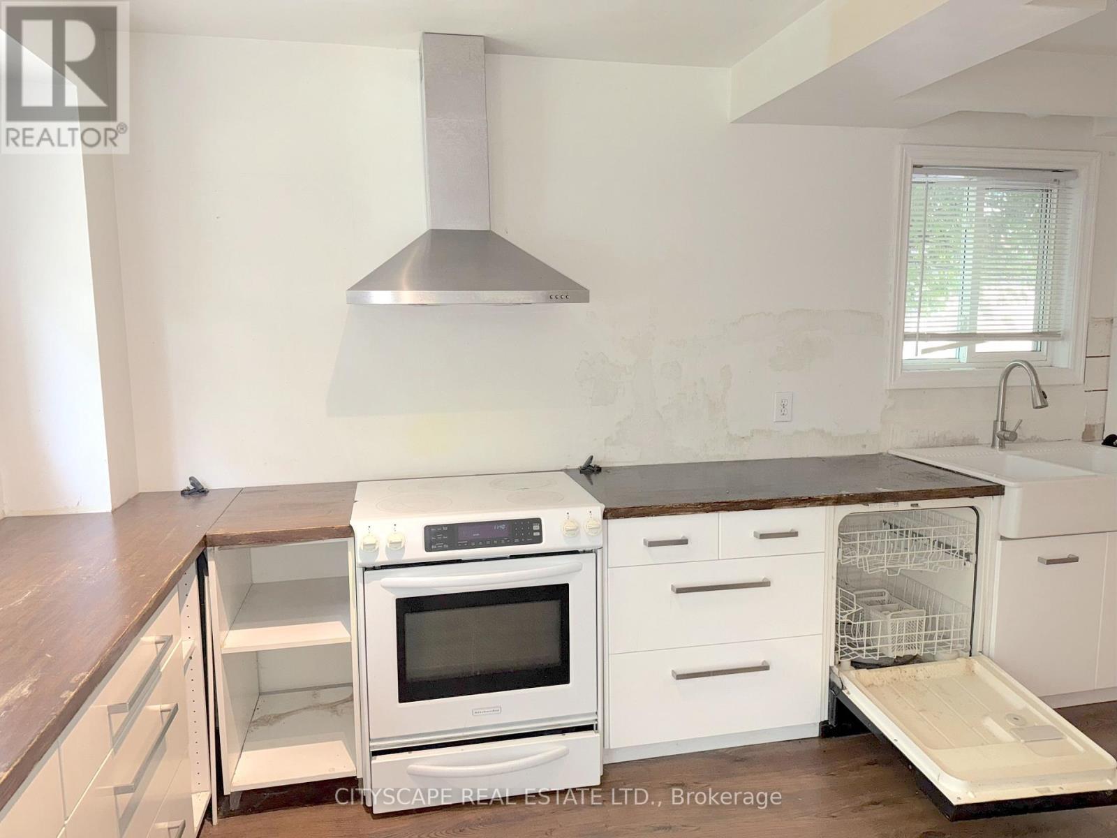 Kitch - 2368 Gareth Road, Mississauga, ON - Indoor Photo Showing Kitchen