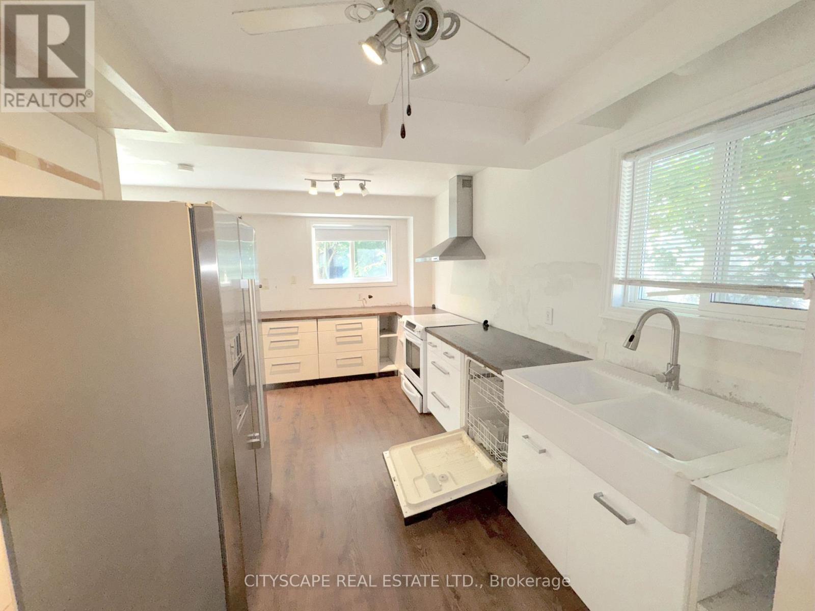 Kitchen - 2368 Gareth Road, Mississauga, ON - Indoor Photo Showing Kitchen