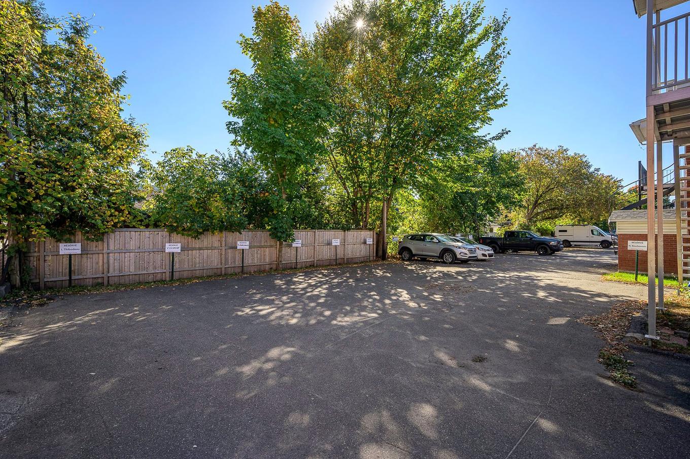 Parking - 121 - 123 Rue De Martigny O., Saint-Jérôme, QC - Outdoor