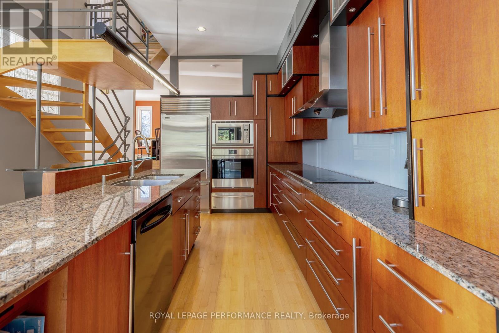 55 Delong Drive, Ottawa, ON - Indoor Photo Showing Kitchen With Double Sink With Upgraded Kitchen