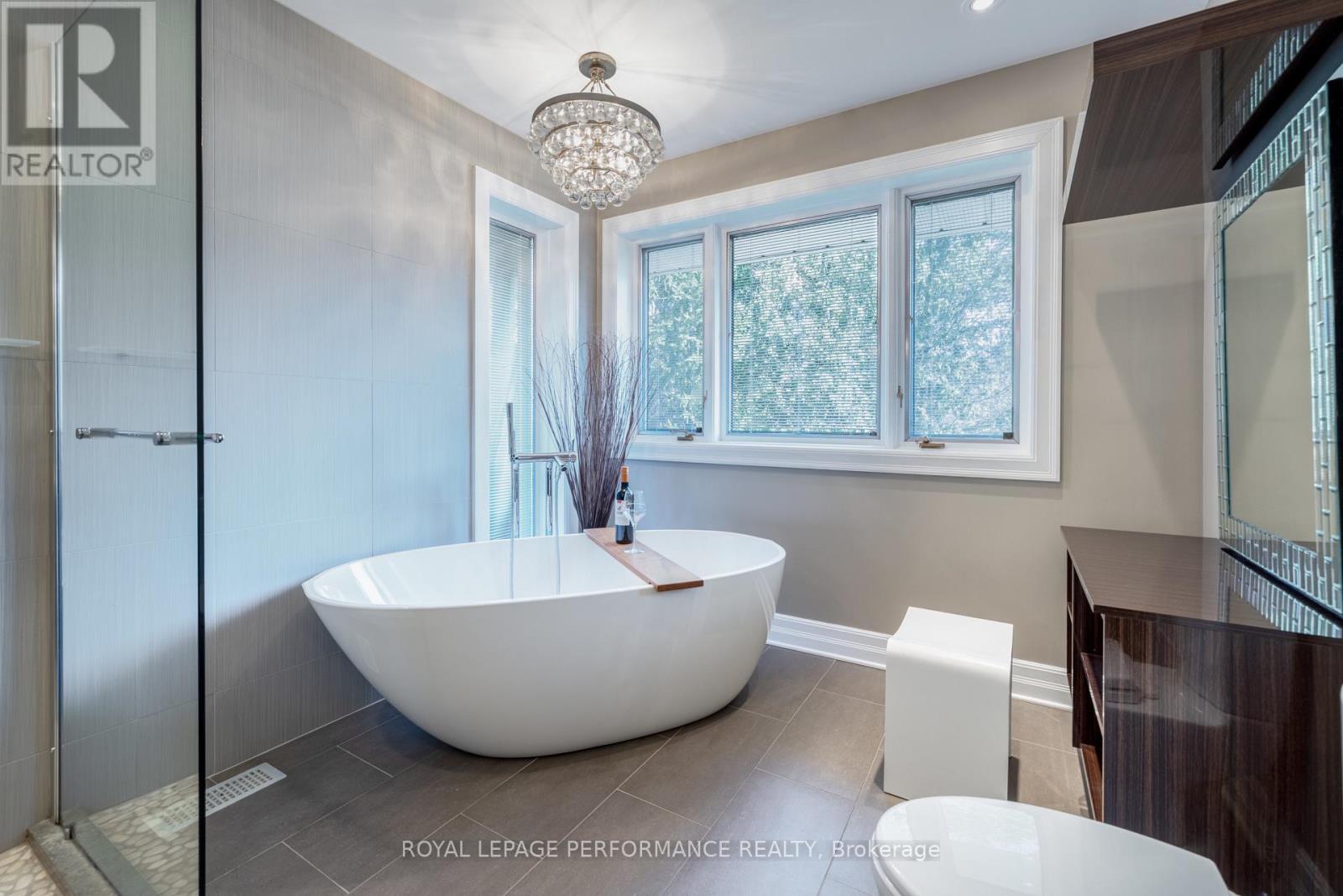 55 Delong Drive, Ottawa, ON - Indoor Photo Showing Bathroom