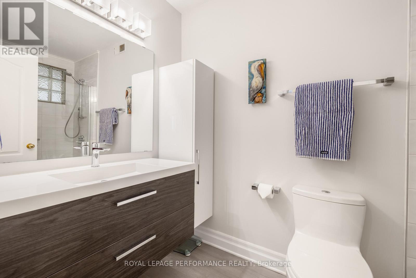 55 Delong Drive, Ottawa, ON - Indoor Photo Showing Bathroom