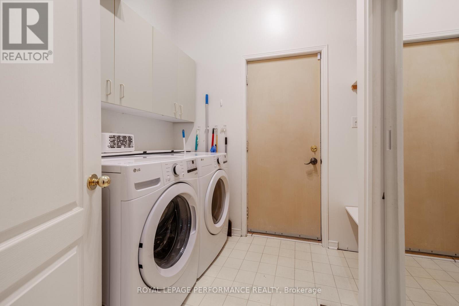 55 Delong Drive, Ottawa, ON - Indoor Photo Showing Laundry Room