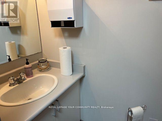 301 - 107 Holland Street E, Bradford West Gwillimbury, ON