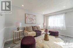 145 Chestnut Street N, Cambridge, ON - Indoor Photo Showing Living Room