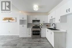 145 Chestnut Street N, Cambridge, ON - Indoor Photo Showing Kitchen