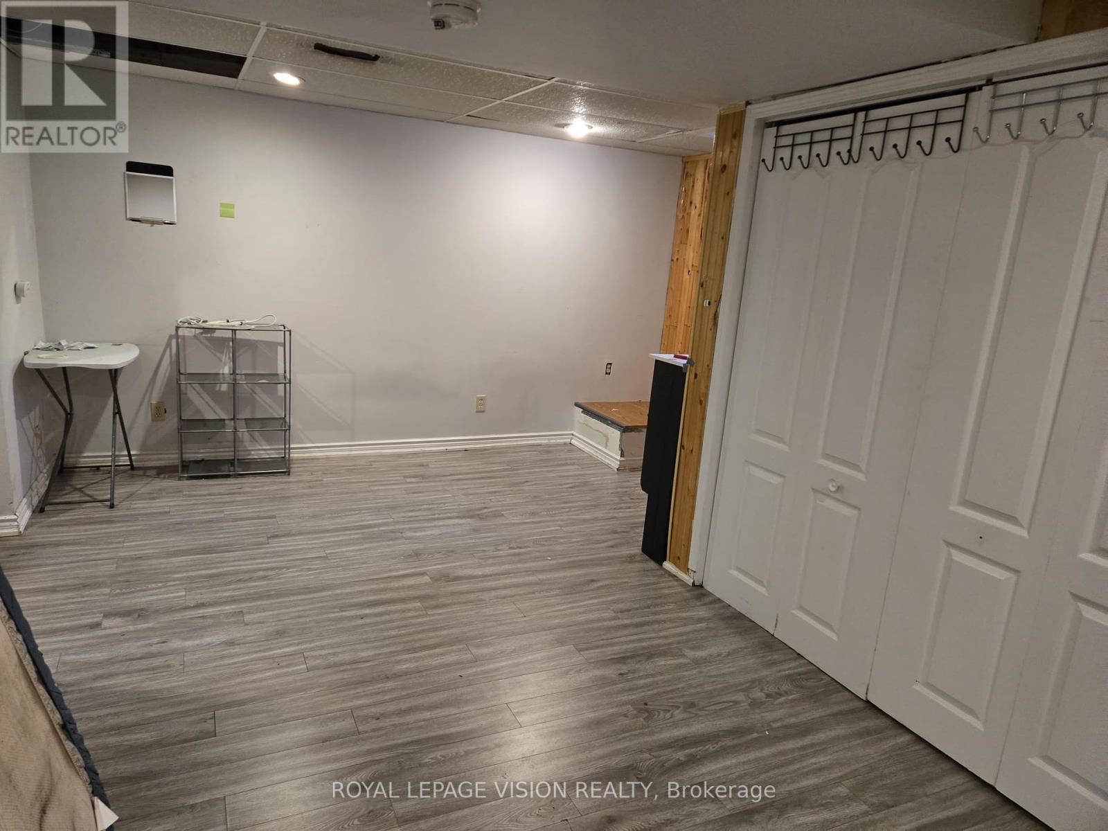 145 Chestnut Street N, Cambridge, ON - Indoor