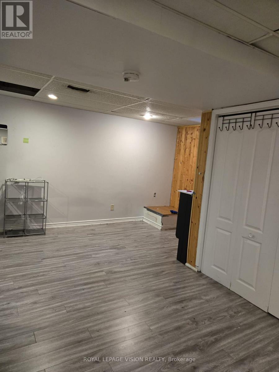 145 Chestnut Street N, Cambridge, ON - Indoor