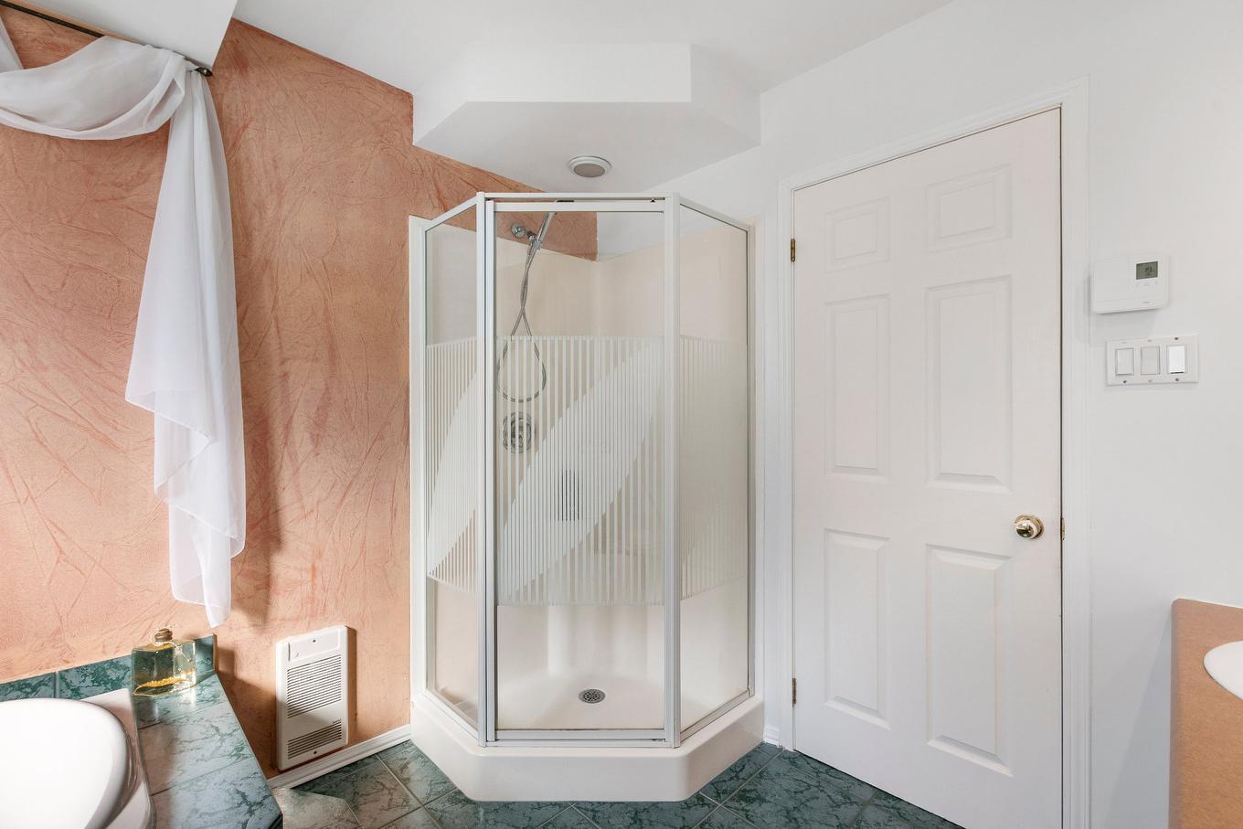 Salle de bains - 13382 Rue St-Michel, Mirabel, QC - Indoor Photo Showing Bathroom