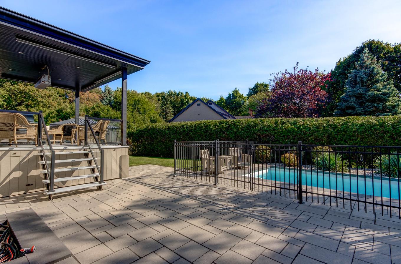 Terrasse - 43 Rue Molière, Saint-Jean-Sur-Richelieu, QC - Outdoor With In Ground Pool