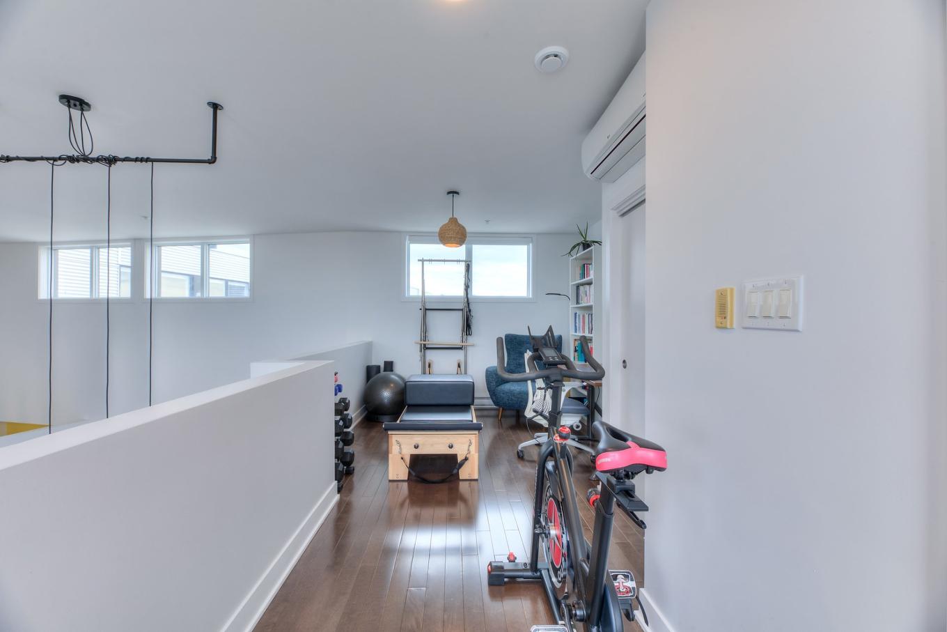 Bureau - 409-5700 Rue Garnier, Montréal (Rosemont/La Petite-Patrie), QC - Indoor Photo Showing Other Room