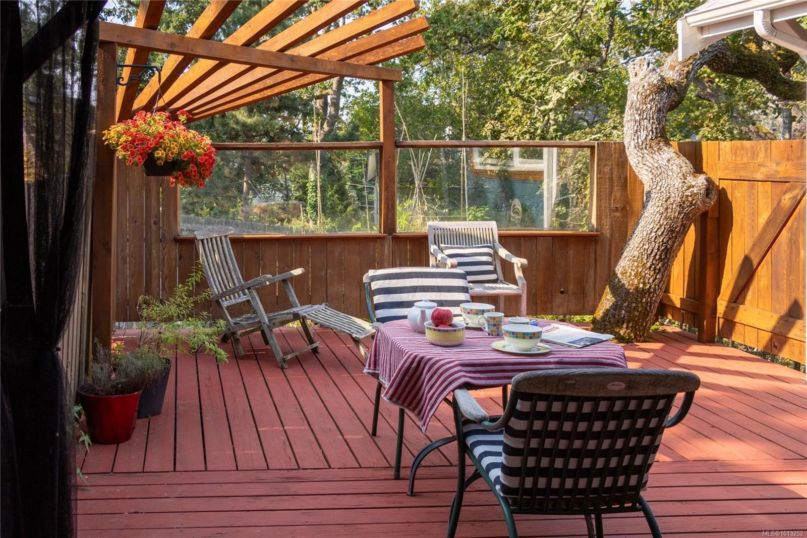 2710 Sea View Rd, Saanich, BC