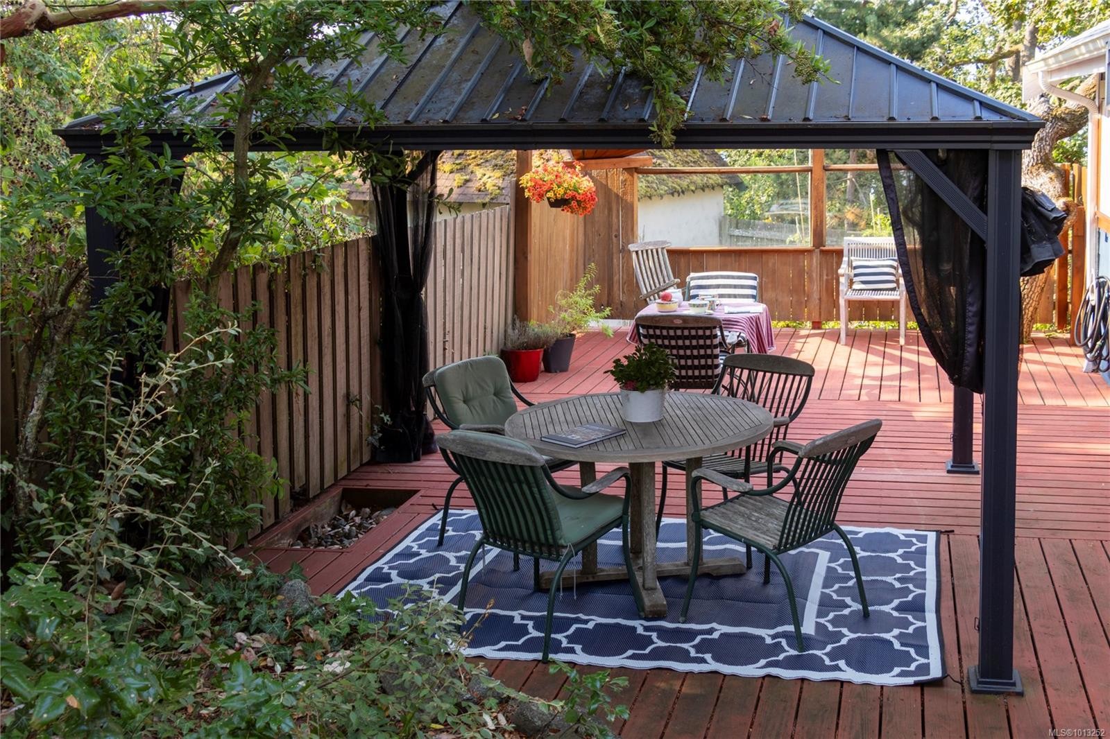 2710 Sea View Rd, Saanich, BC