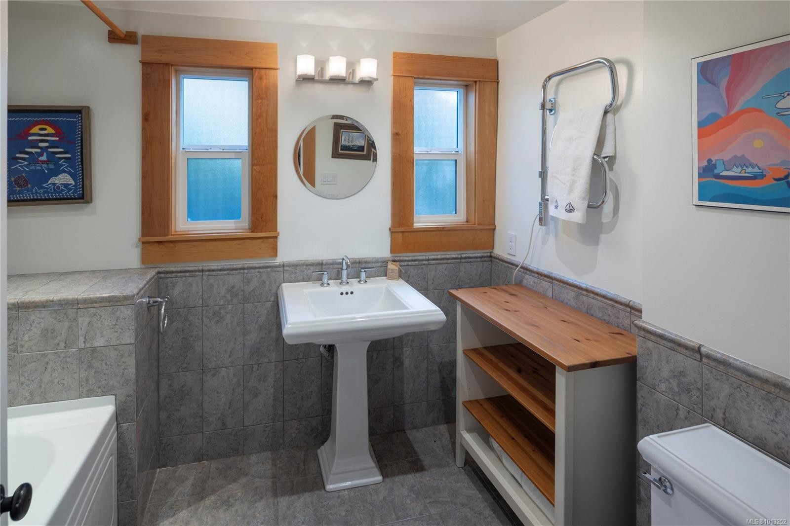 2710 Sea View Rd, Saanich, BC