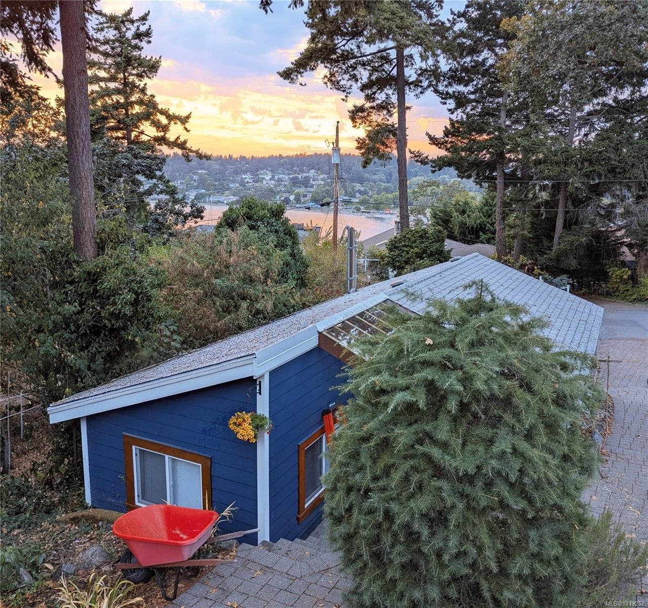 2710 Sea View Rd, Saanich, BC