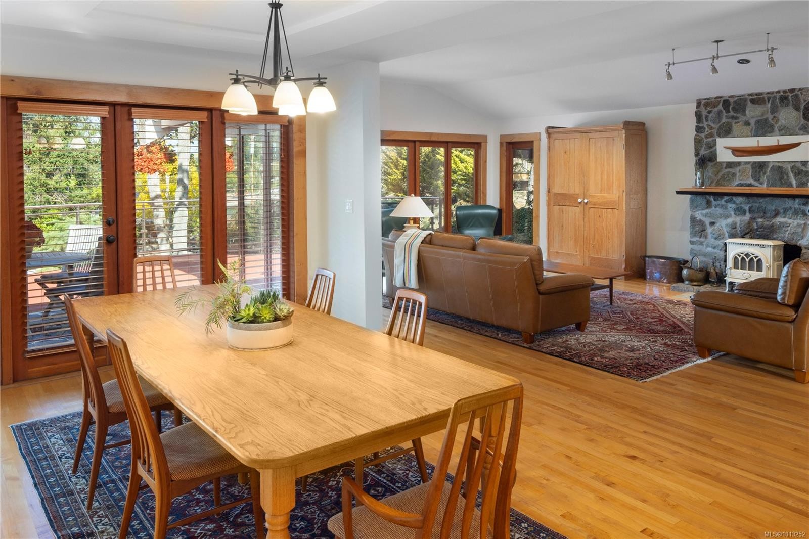 2710 Sea View Rd, Saanich, BC