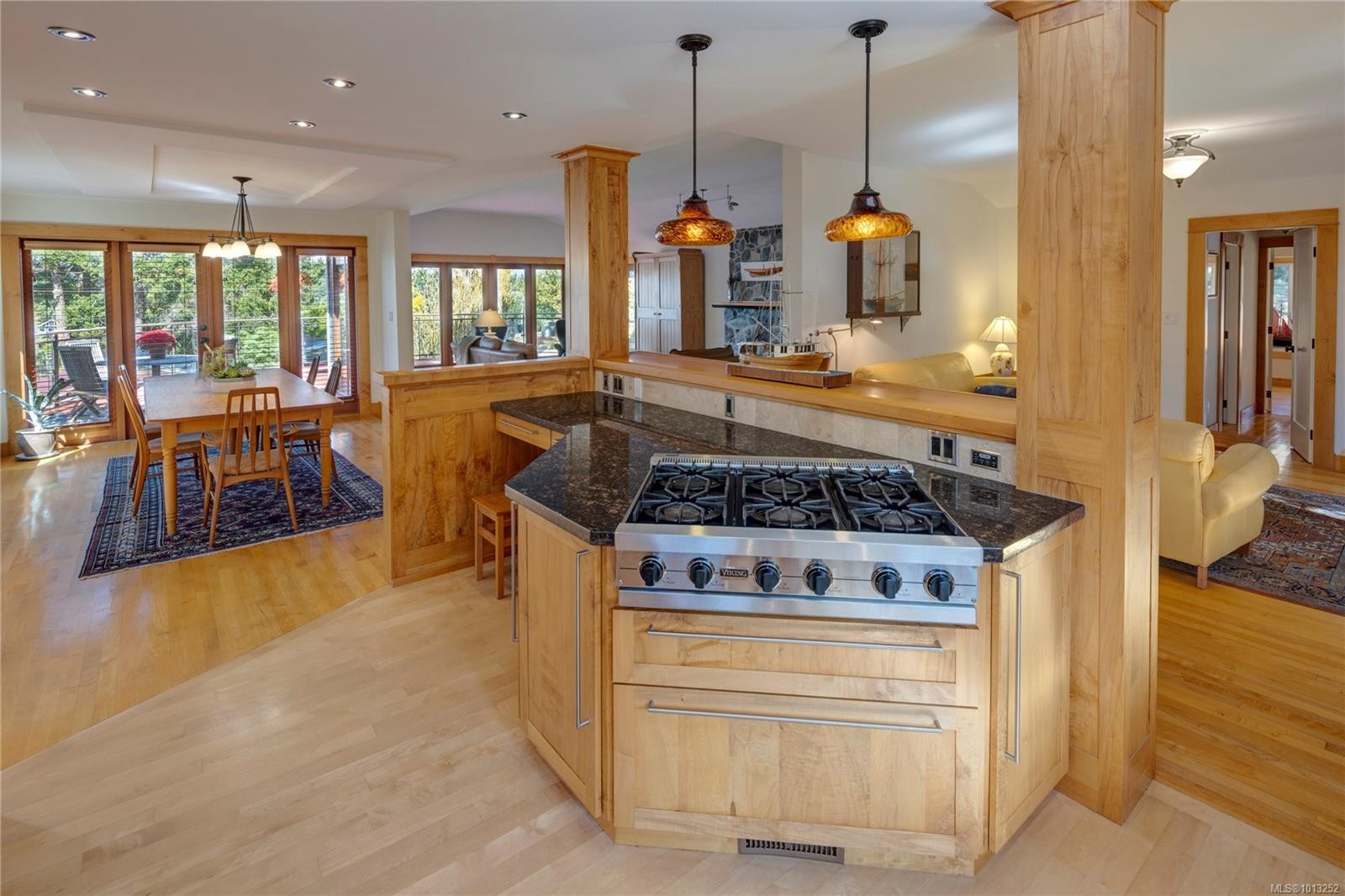 2710 Sea View Rd, Saanich, BC