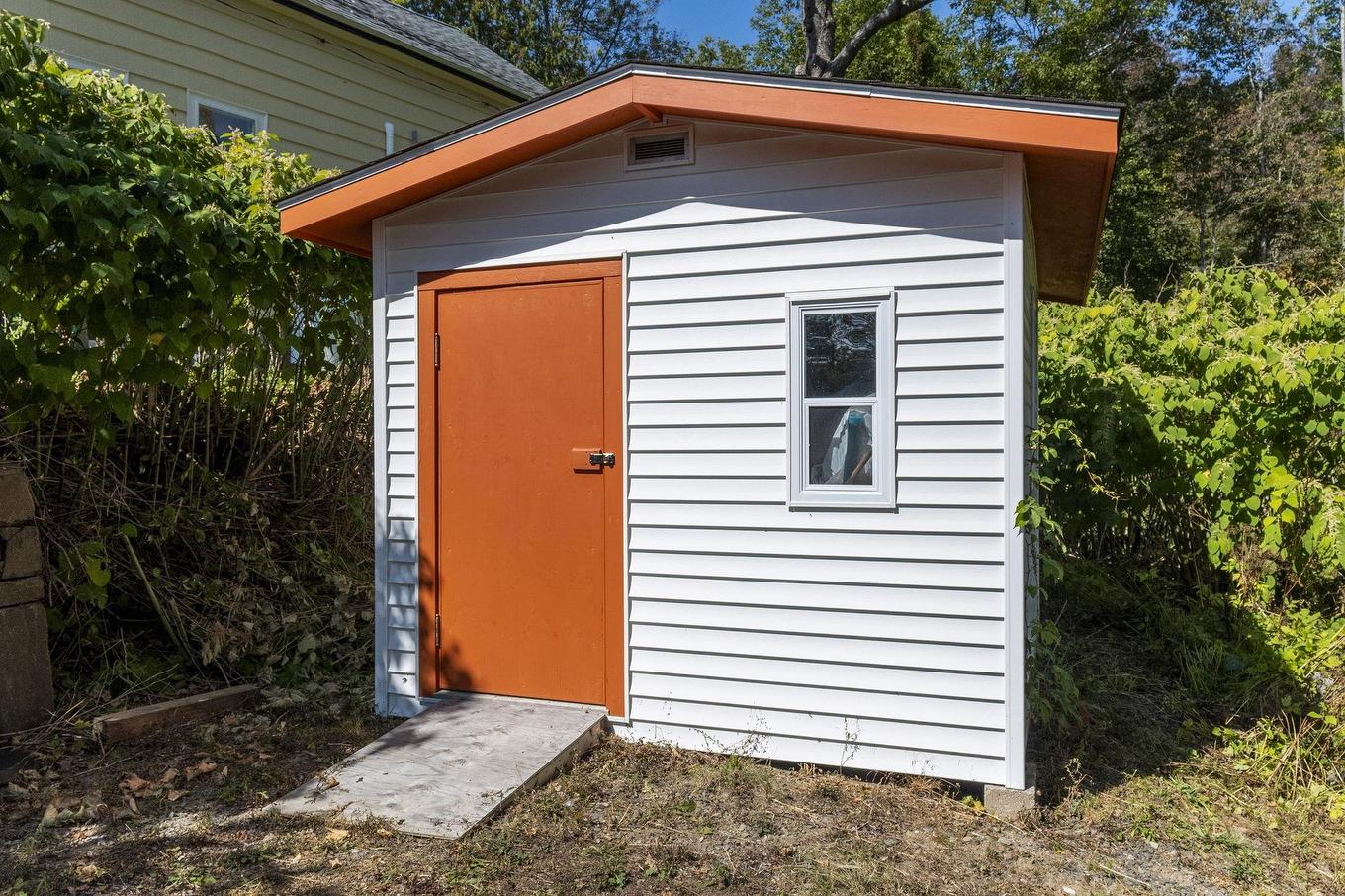 40 Pleasant Street, Bear River, NS