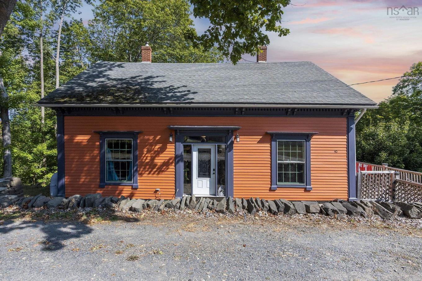 40 Pleasant Street, Bear River, NS