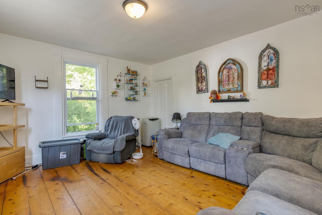 40 Pleasant Street, Bear River, NS