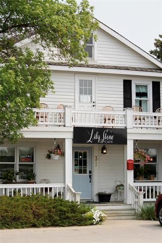 16 Ash Bay, Rosenort, MB