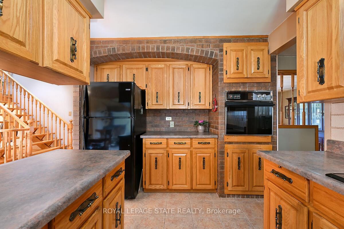 53 Glover Road, Hamilton, ON - Indoor Photo Showing Kitchen